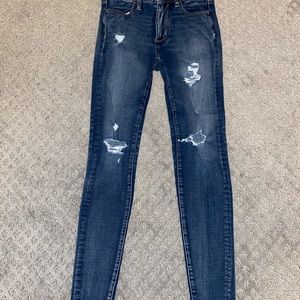 American Eagle Women’s Distressed Skinny Jeans